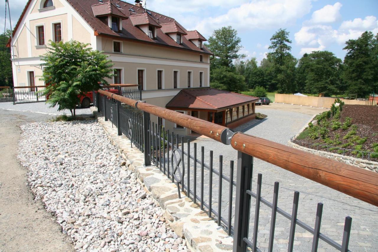 Pension Mlyn Stare Mitrovice Sedlec-Prcice エクステリア 写真